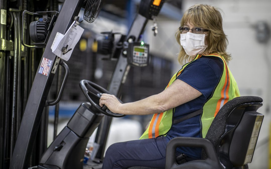 Despite risks, auto workers step up to make medical gear