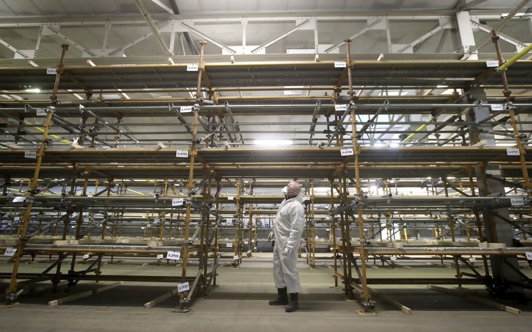 Walmart looks to hire 50K more; Boeing gets another setback