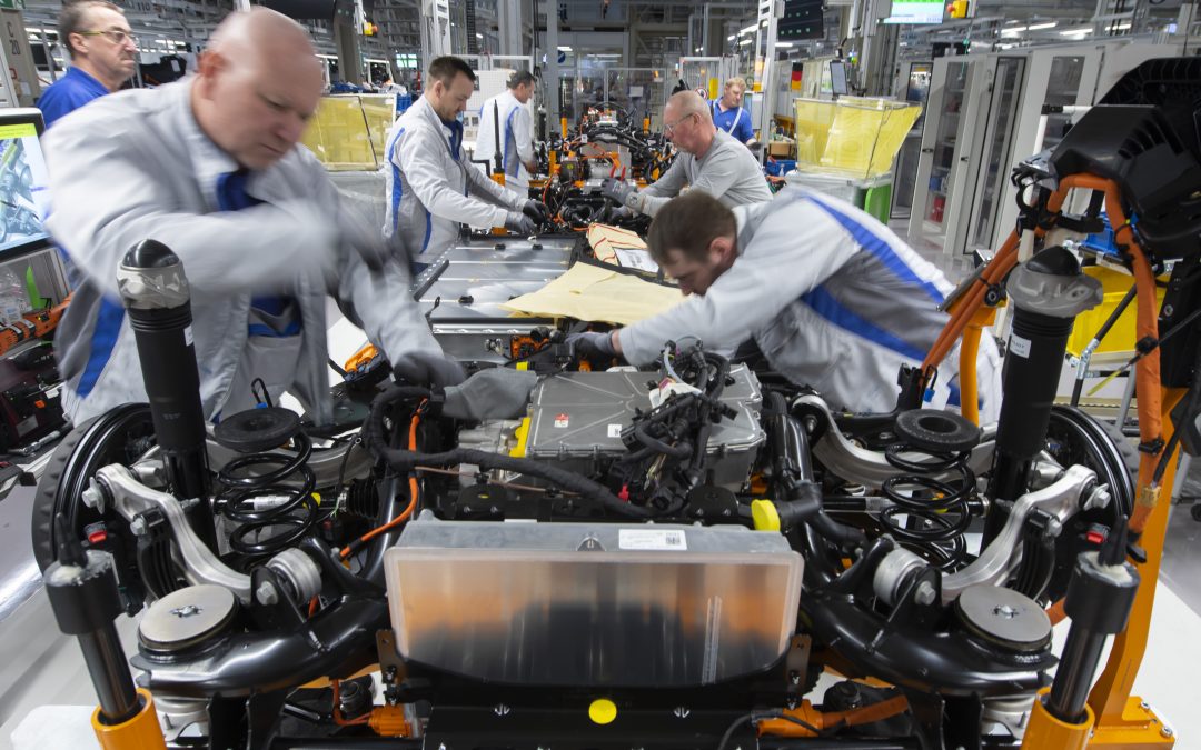 German activity picks up, can’t escape official recession