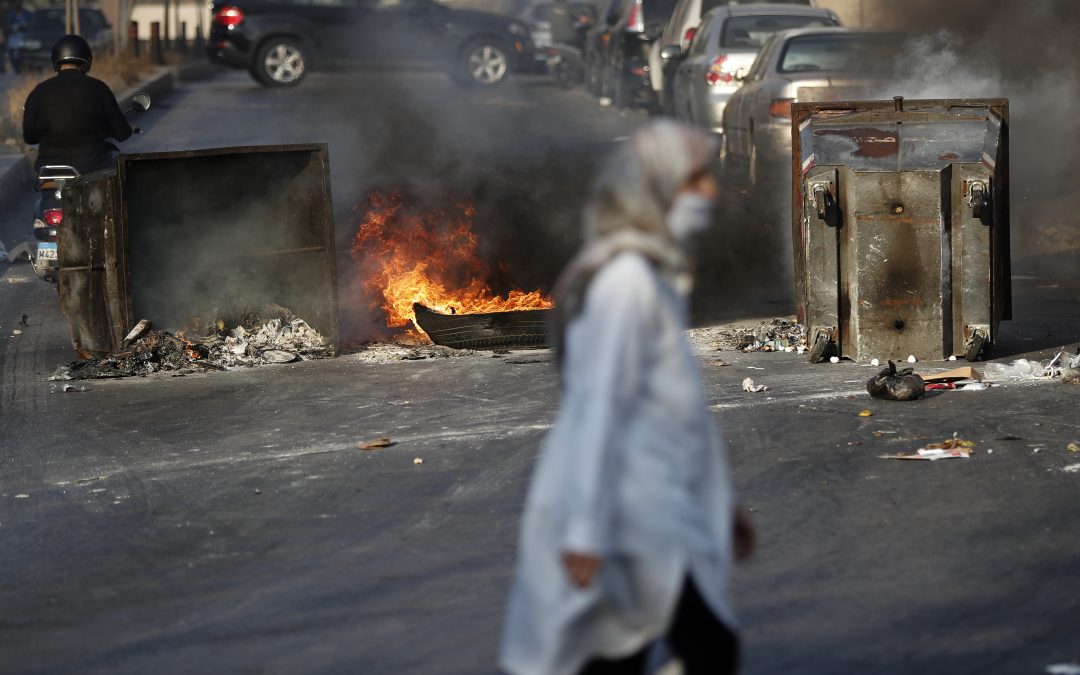 Protests as currency slides, price of bread rises in Lebanon