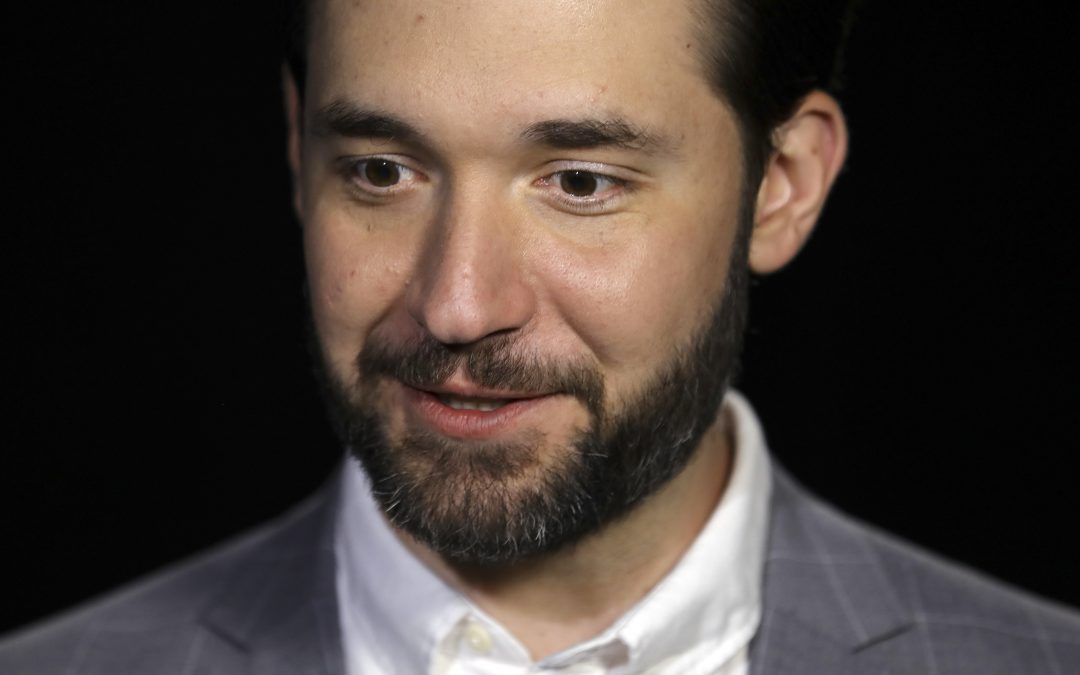 Reddit co-founder leaves board, urges black replacement