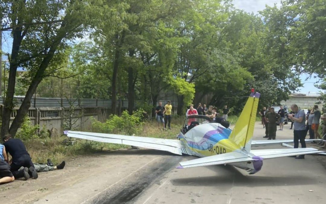 Small plane crashes in southern Ukraine; 1 killed