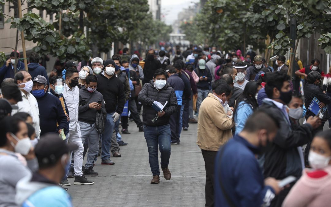 Peruvians fill streets as lockdown ends despite infections